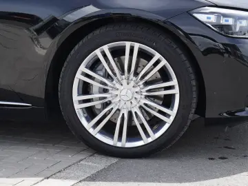 MERCEDES-BENZ S 350 d 4MATIC Augmented Reality Digital