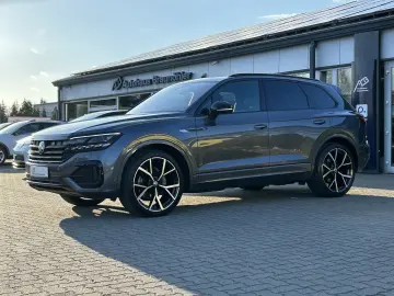 VW Touareg R-Line 4Motion IQ Standhzg Pano AHK 360