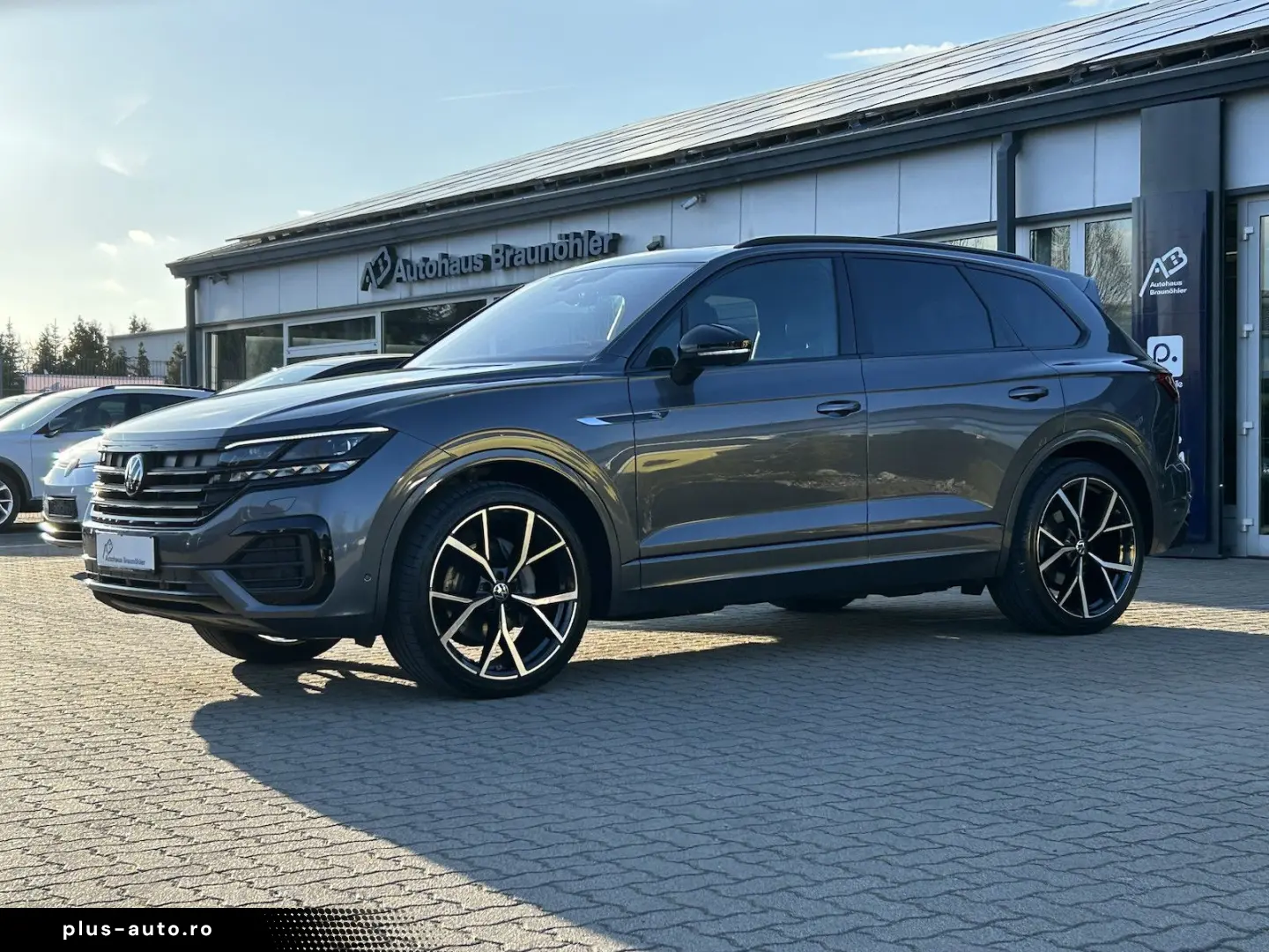 VW Touareg R-Line 4Motion IQ Standhzg Pano AHK 360
