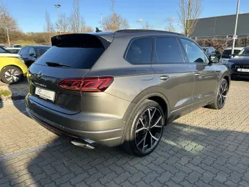 VW Touareg R-Line 4Motion IQ Standhzg Pano AHK 360