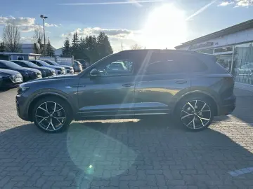 VW Touareg R-Line 4Motion IQ Standhzg Pano AHK 360
