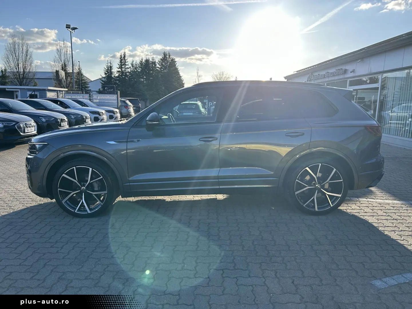 VW Touareg R-Line 4Motion IQ Standhzg Pano AHK 360