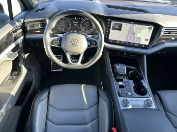 VW Touareg R-Line 4Motion IQ Standhzg Pano AHK 360