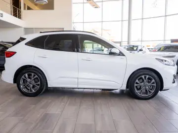 Ford Kuga 2.5L PHEV ST Line X