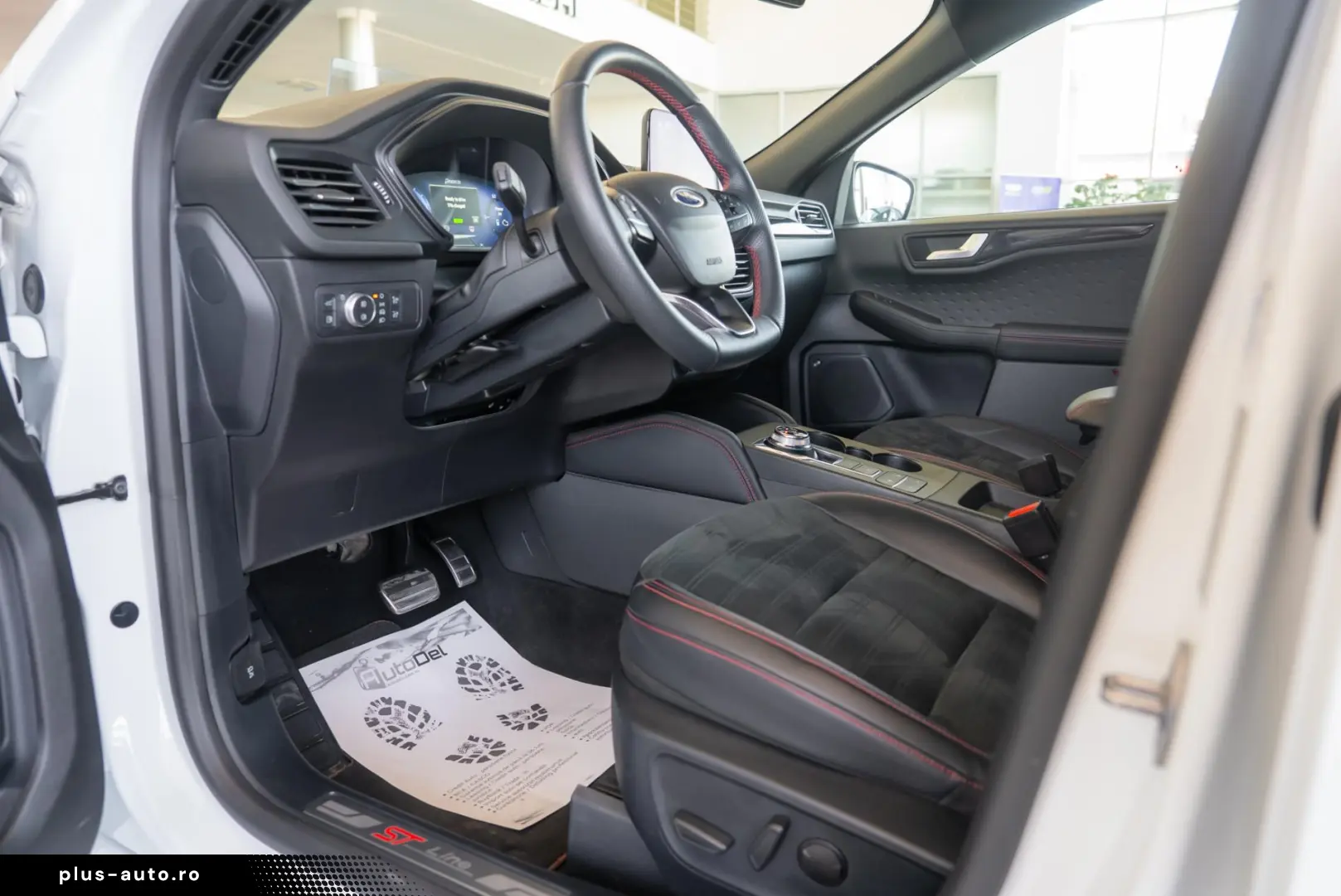 Ford Kuga 2.5L PHEV ST Line X