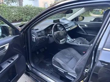 Lexus CT 200h