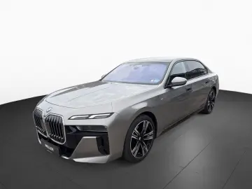 BMW 740d xDr M SPORT FondEnt AHK SkyL StHz 360 DAPro