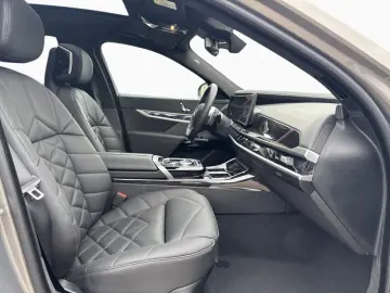 BMW 740d xDr M SPORT FondEnt AHK SkyL StHz 360 DAPro