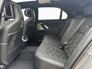 BMW 740d xDr M SPORT FondEnt AHK SkyL StHz 360 DAPro