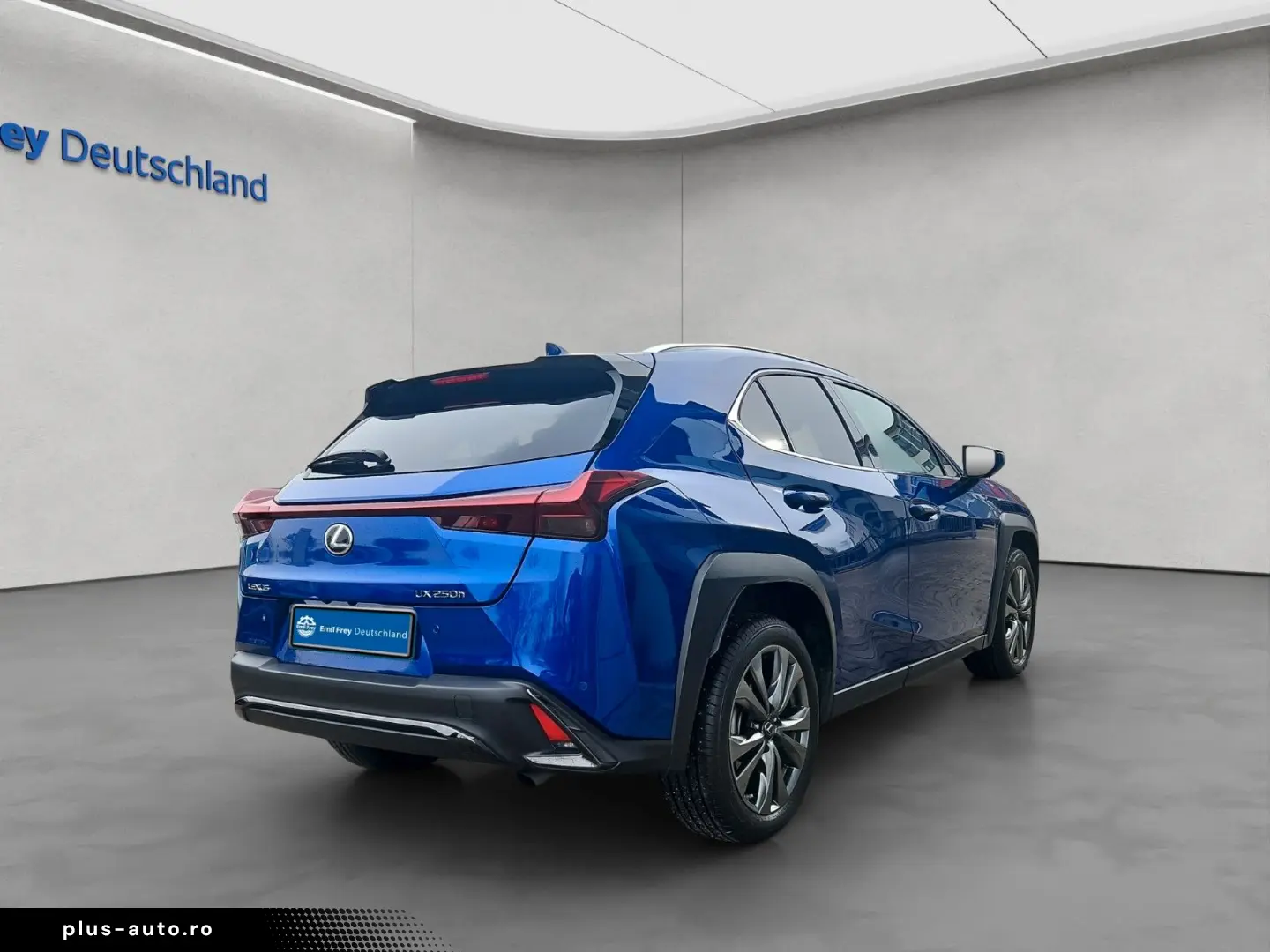 LEXUS UX 250h F-Sport Design