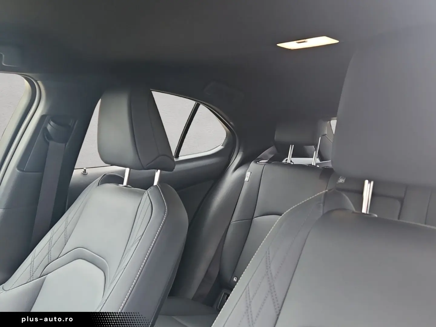 LEXUS UX 250h F-Sport Design