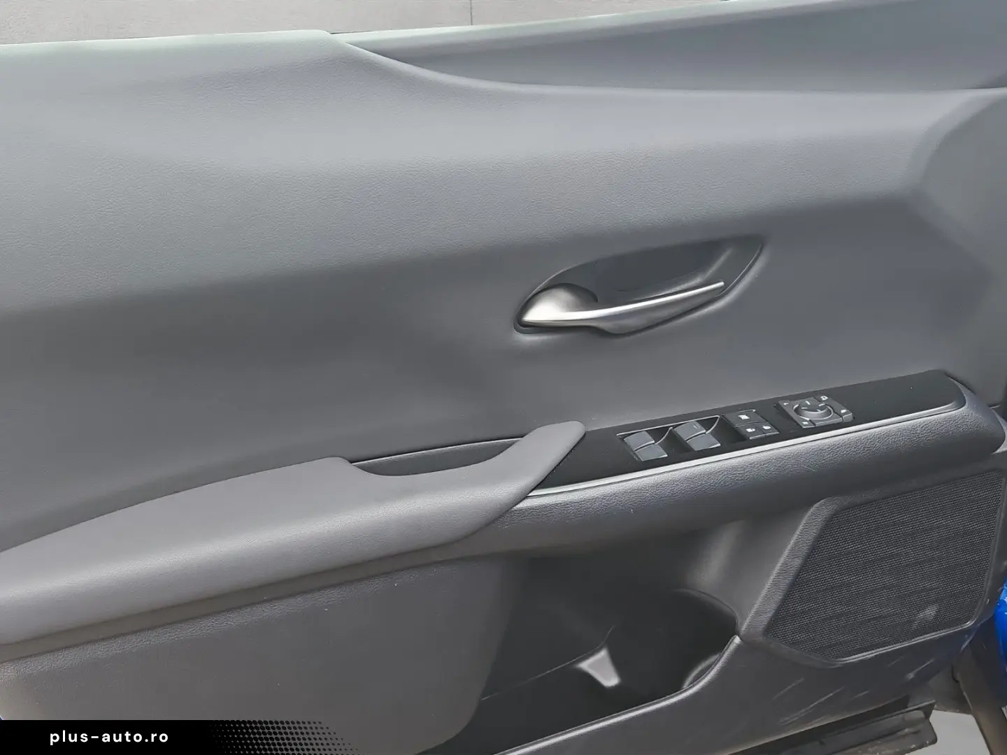 LEXUS UX 250h F-Sport Design