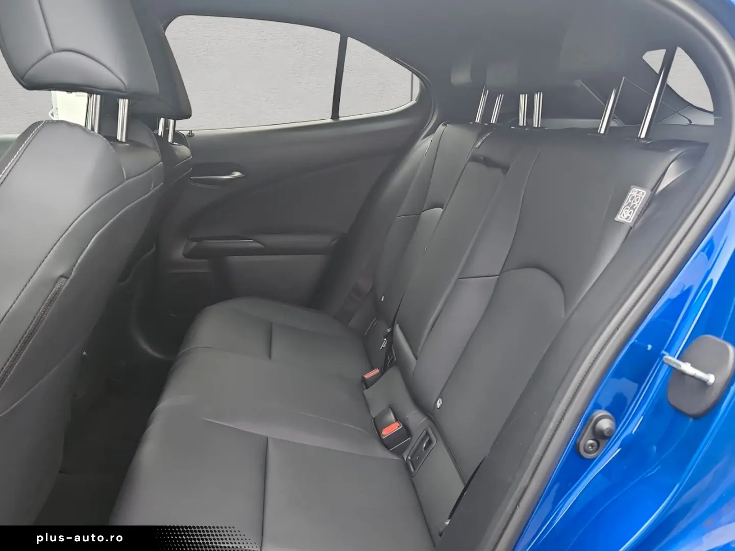 LEXUS UX 250h F-Sport Design