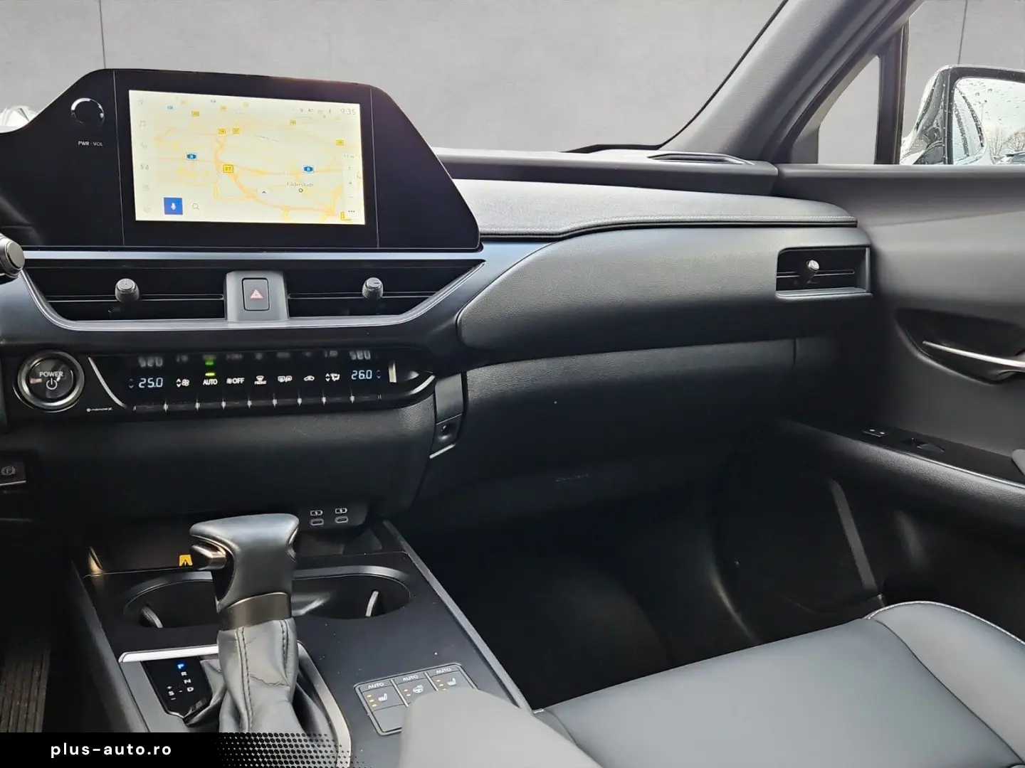 LEXUS UX 250h F-Sport Design