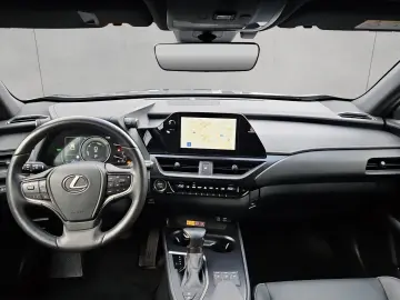 LEXUS UX 250h F-Sport Design