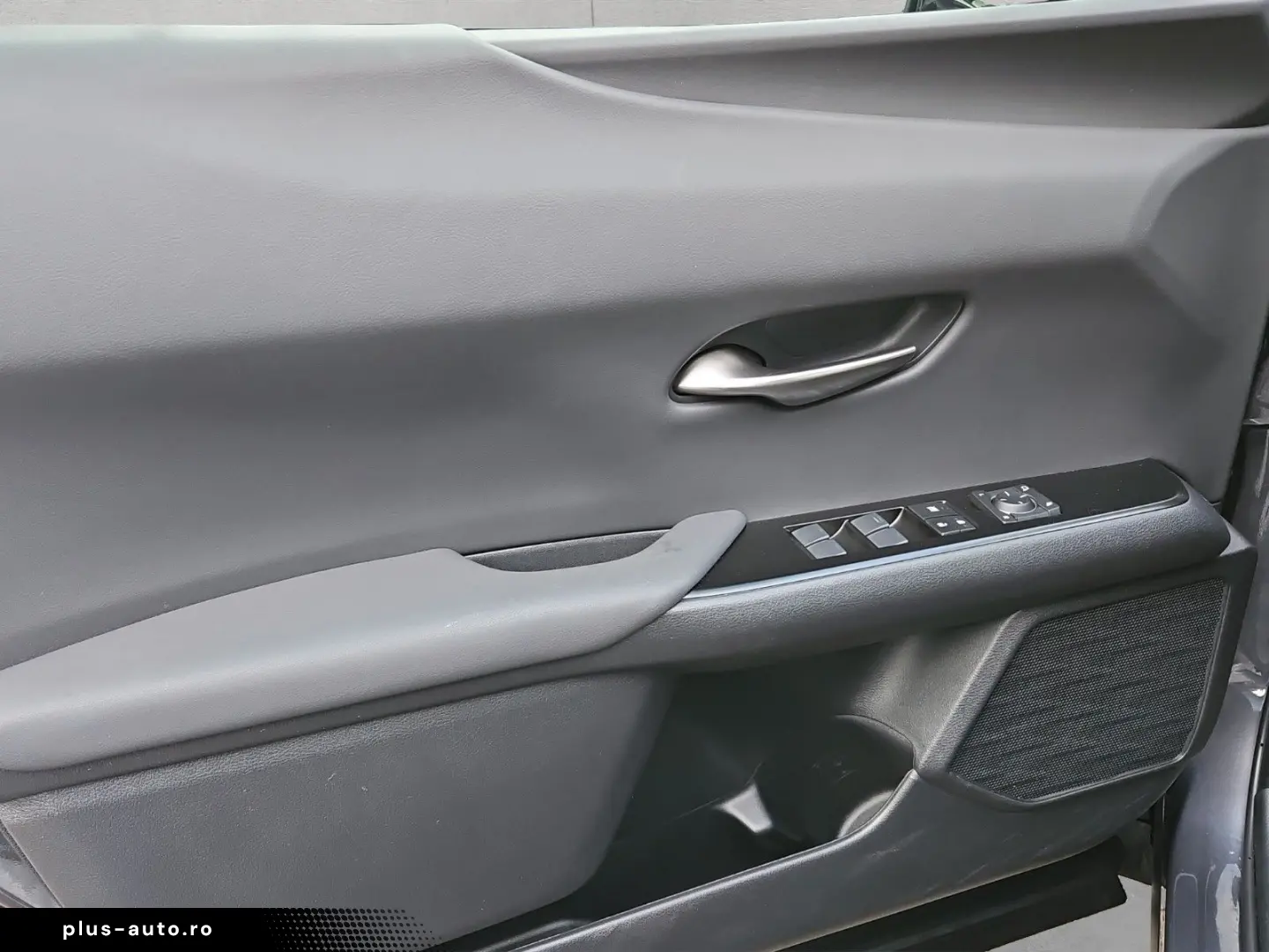 LEXUS UX 250h F-Sport Design