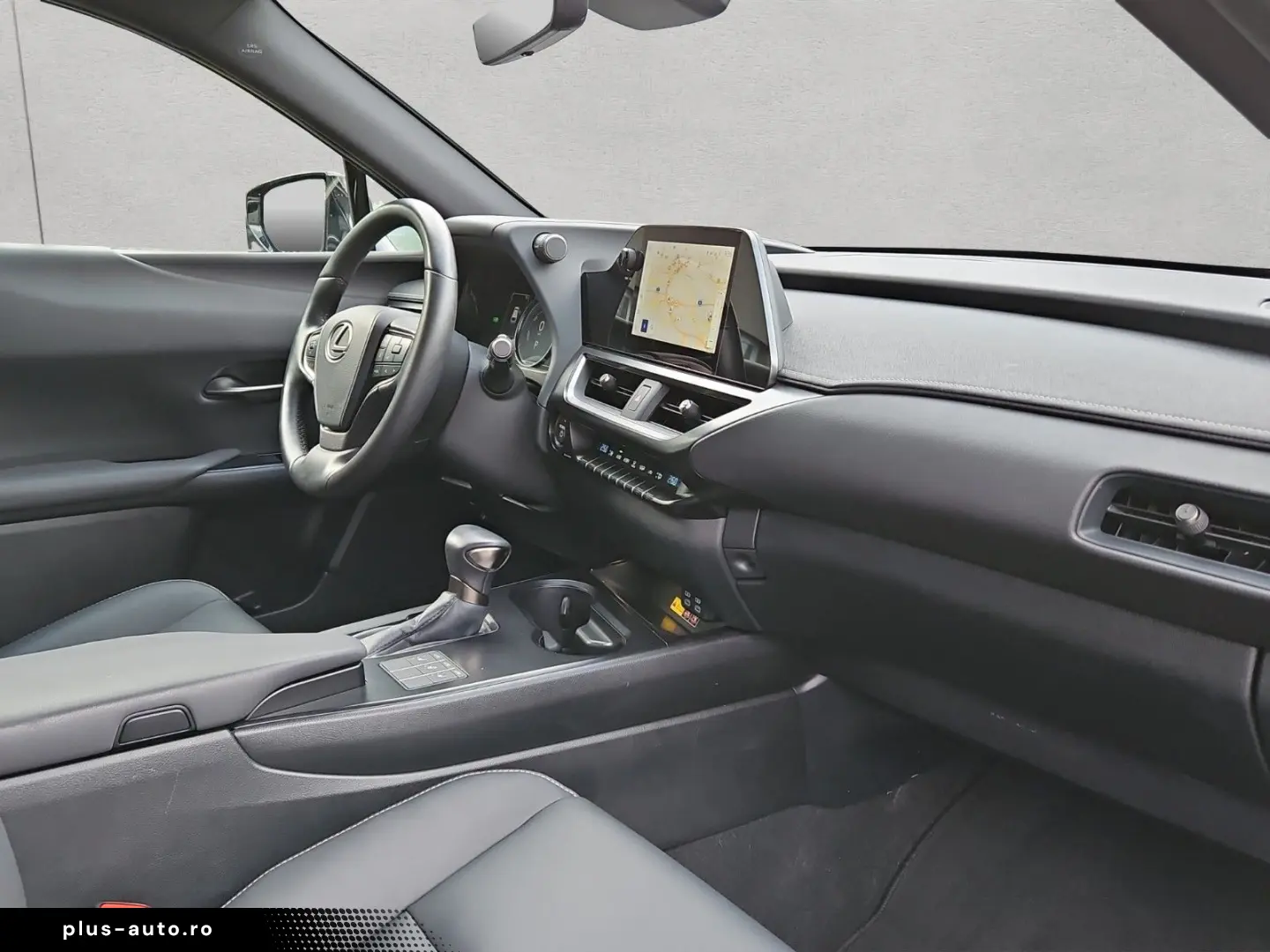 LEXUS UX 250h F-Sport Design