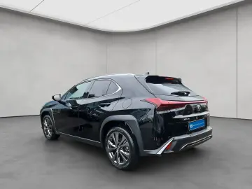 LEXUS UX 250h F-Sport Design