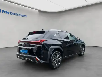 LEXUS UX 250h F-Sport Design
