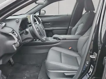 LEXUS UX 250h F-Sport Design