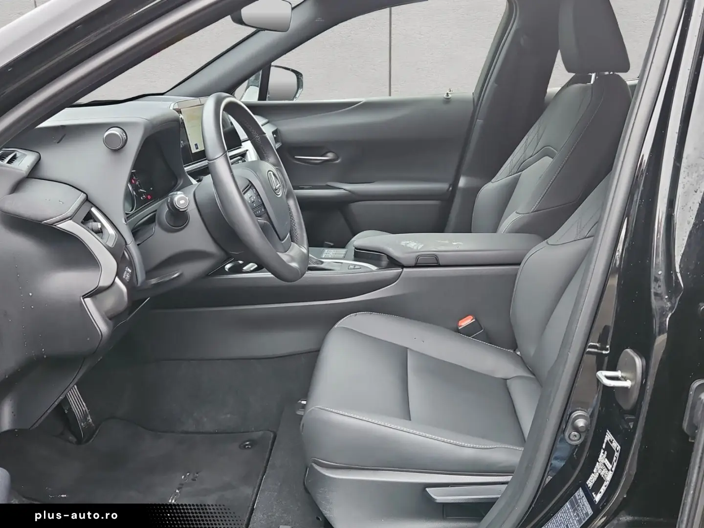 LEXUS UX 250h F-Sport Design