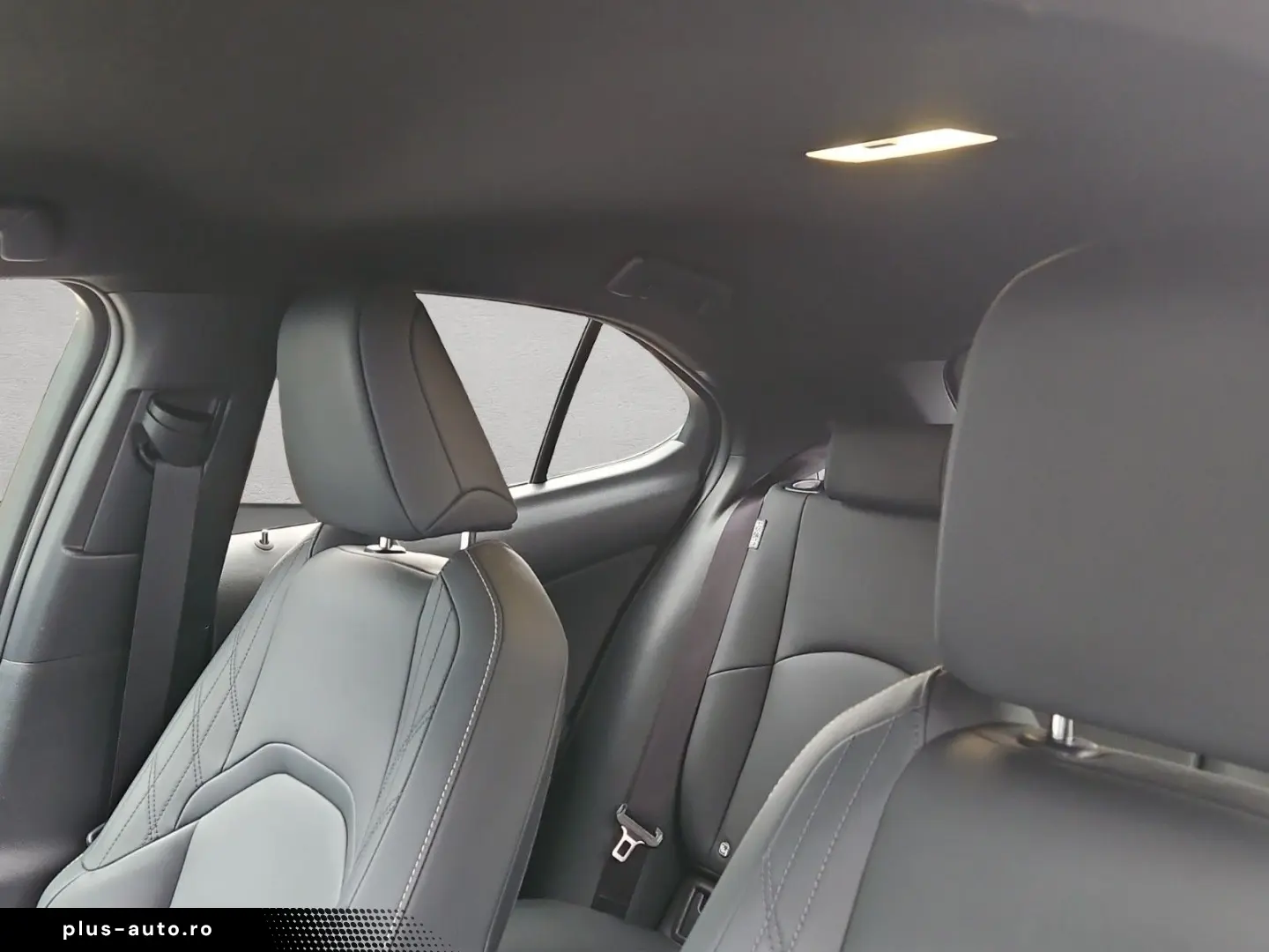 LEXUS UX 250h F-Sport Design