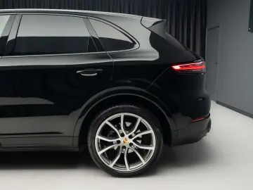 PORSCHE CAYENNE S