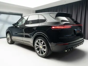 PORSCHE CAYENNE S