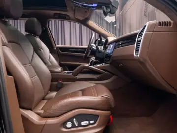 PORSCHE CAYENNE S