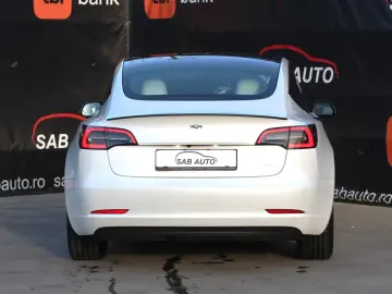 Tesla MODEL-3