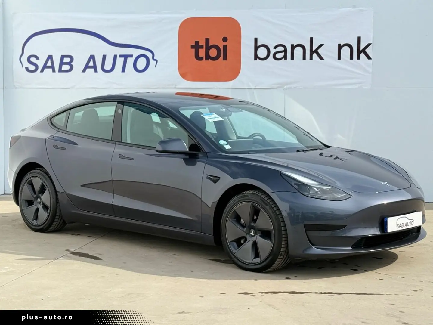 Tesla MODEL-3