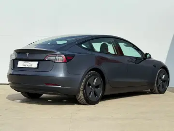 Tesla MODEL-3