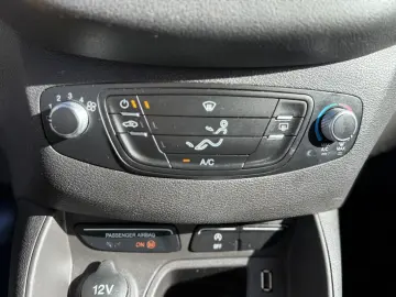 Ford TOURNEO-COURIER