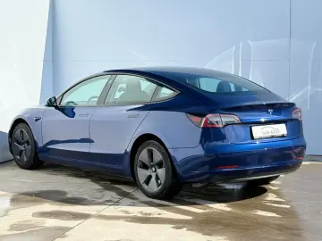 Tesla MODEL-3