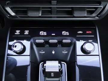 PORSCHE 992.1 CARRERA 1.HAND BOSE PANO LED KLAPPENAUSP.