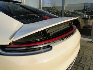 PORSCHE 992.1 CARRERA 1.HAND BOSE PANO LED KLAPPENAUSP.