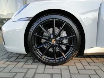 PORSCHE 992.1 CARRERA 1.HAND BOSE PANO LED KLAPPENAUSP.