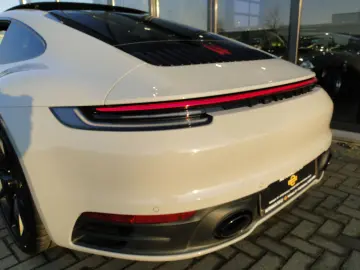 PORSCHE 992.1 CARRERA 1.HAND BOSE PANO LED KLAPPENAUSP.