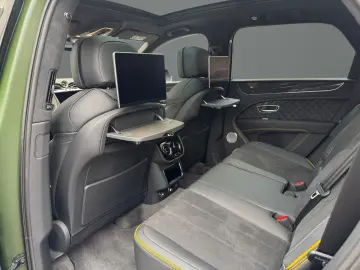 BENTLEY Bentayga S V8 BLACK EDITION Racing Green SATIN