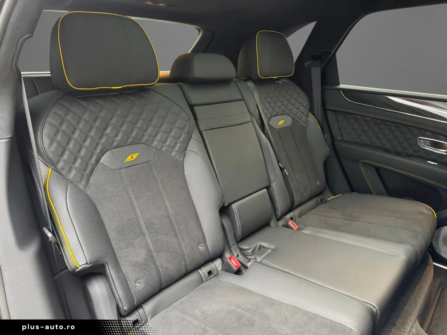 BENTLEY Bentayga S V8 BLACK EDITION Racing Green SATIN