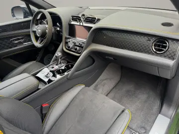 BENTLEY Bentayga S V8 BLACK EDITION Racing Green SATIN