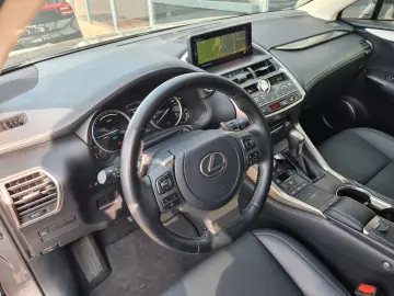 LEXUS NX 300H - Piele - Faruri LED - Navigatie - Roti iarna