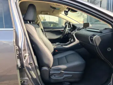 LEXUS NX 300H - Piele - Faruri LED - Navigatie - Roti iarna