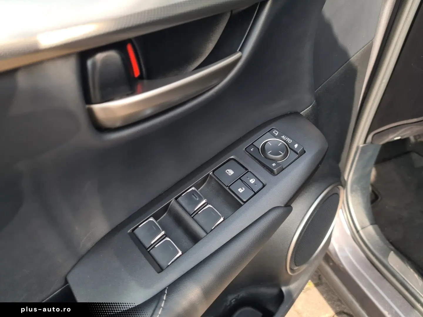 LEXUS NX 300H - Piele - Faruri LED - Navigatie - Roti iarna