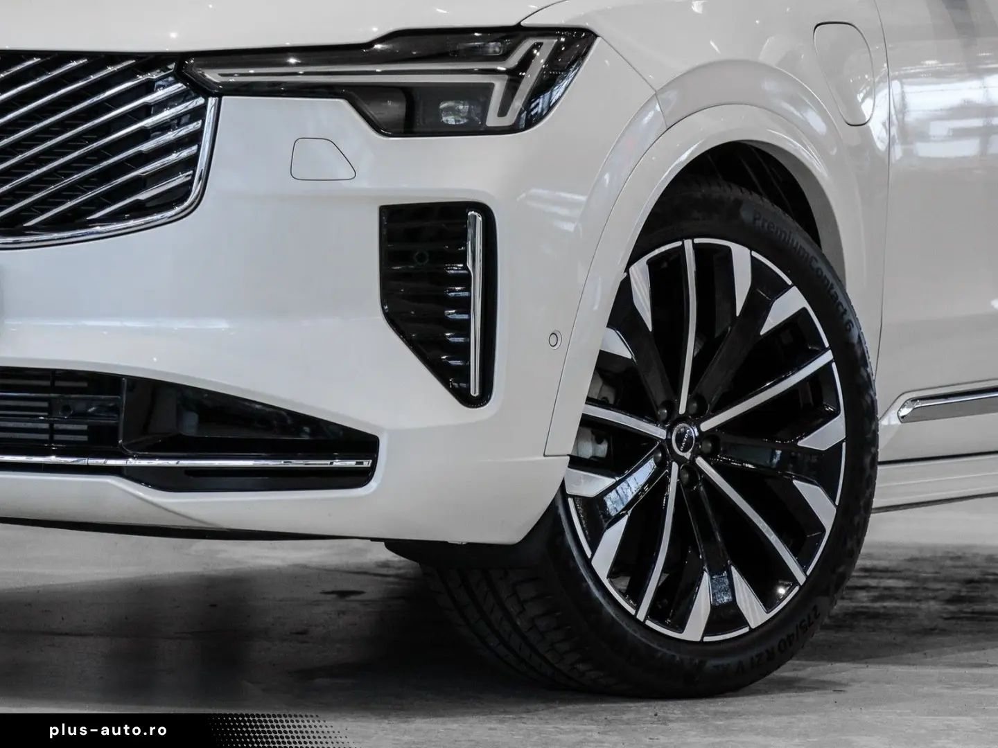 VOLVO XC90 T8 Recharge AWD Plus Bright Reskin NP 97.32