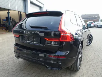 VOLVO XC60 Plus Dark B5 AWD Dark 360  H&K Memory ACC