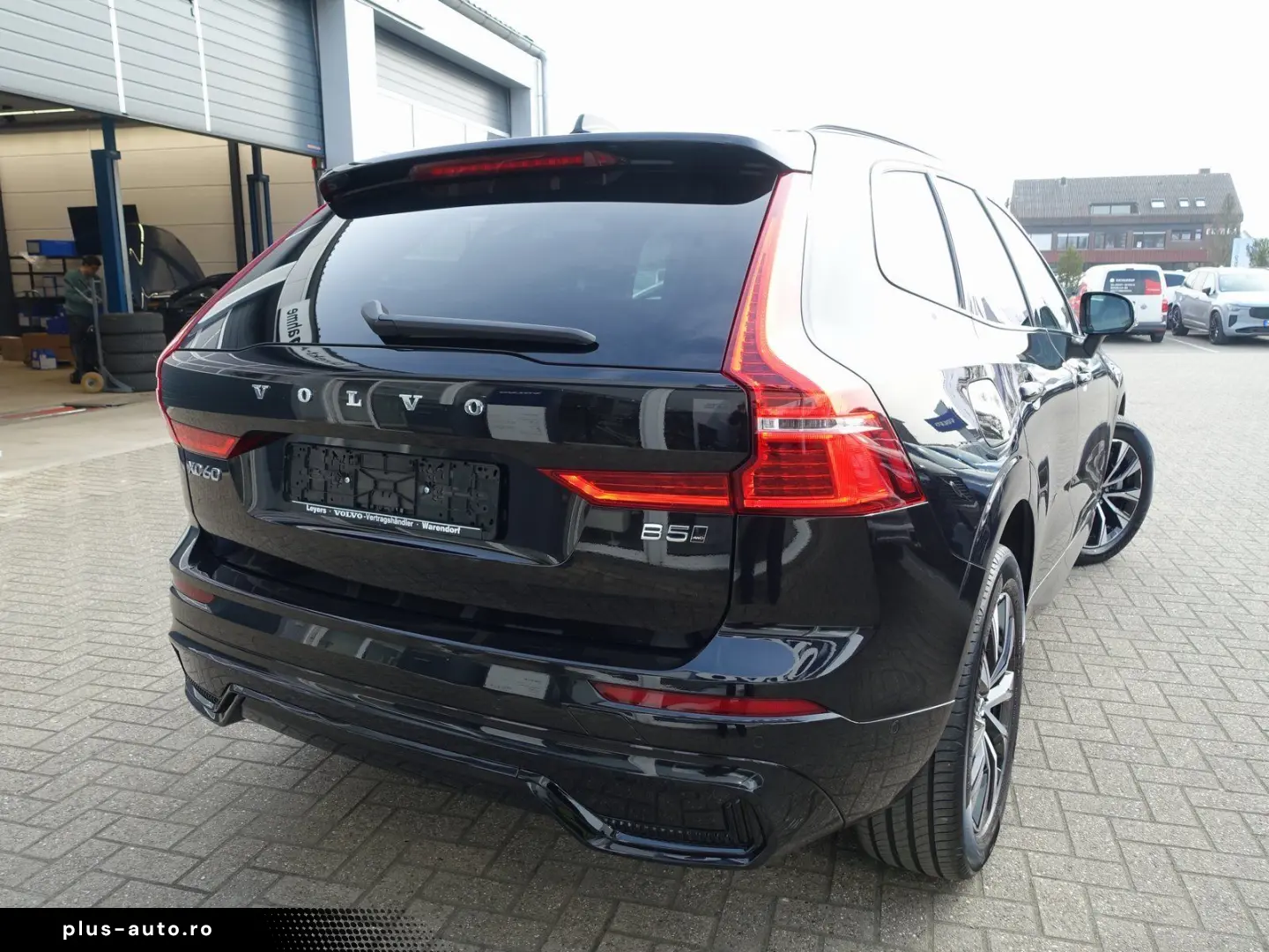 VOLVO XC60 Plus Dark B5 AWD Dark 360  H&K Memory ACC