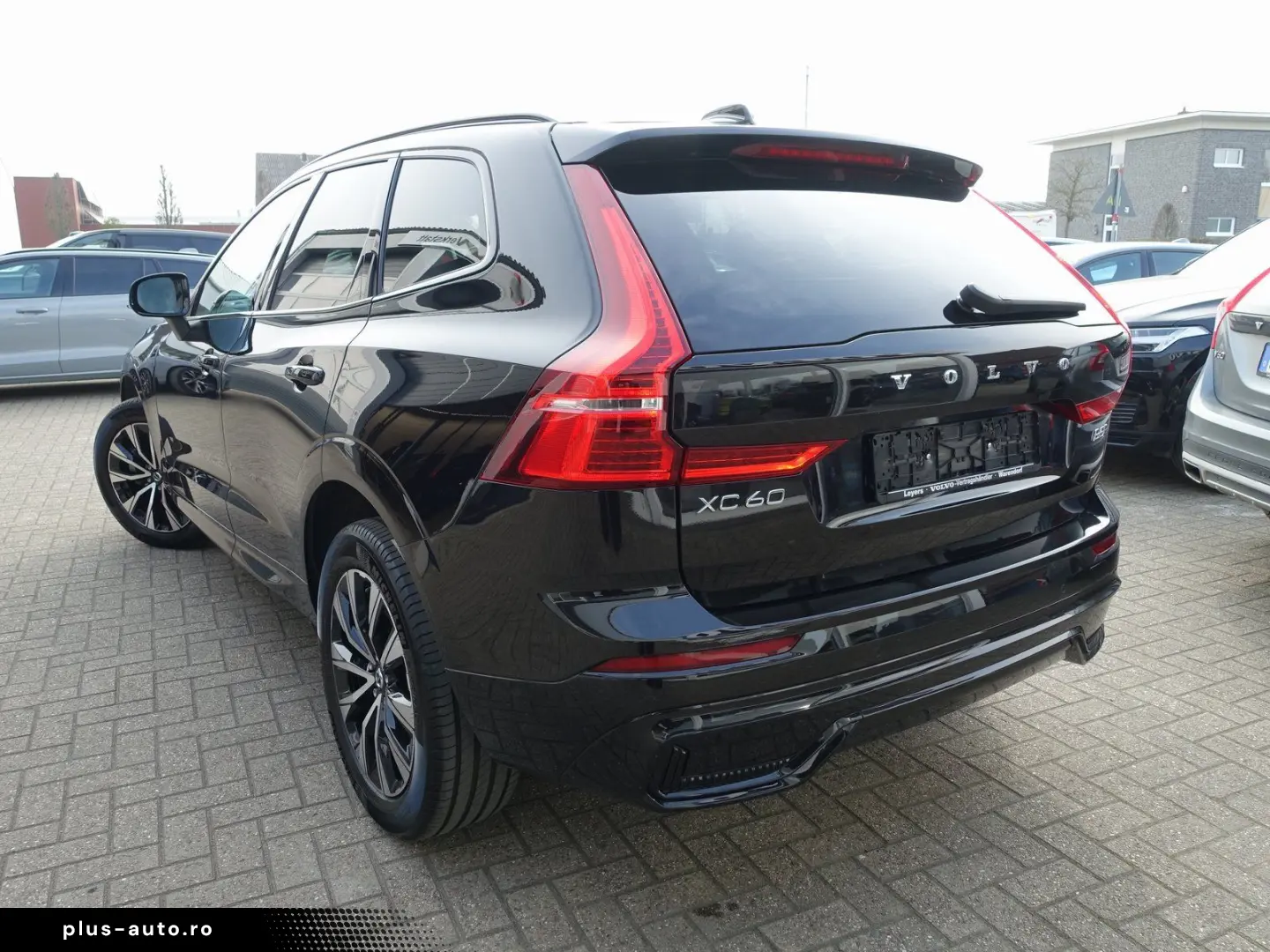 VOLVO XC60 Plus Dark B5 AWD Dark 360  H&K Memory ACC