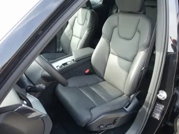 VOLVO XC60 Plus Dark B5 AWD Dark 360  H&K Memory ACC