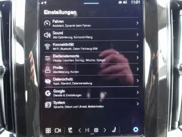 VOLVO XC60 Plus Dark B5 AWD Dark 360  H&K Memory ACC